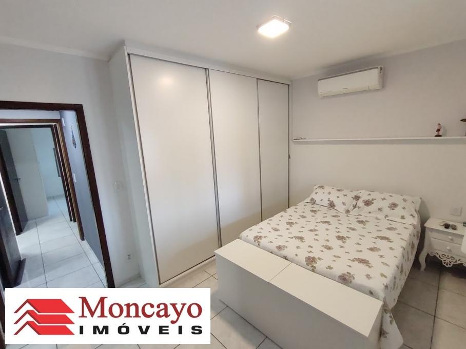 Casa à venda com 3 quartos, 320m² - Foto 10