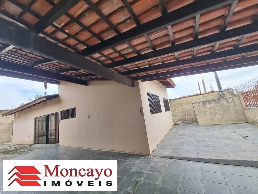 Casa à venda com 2 quartos, 186m² - Foto 1